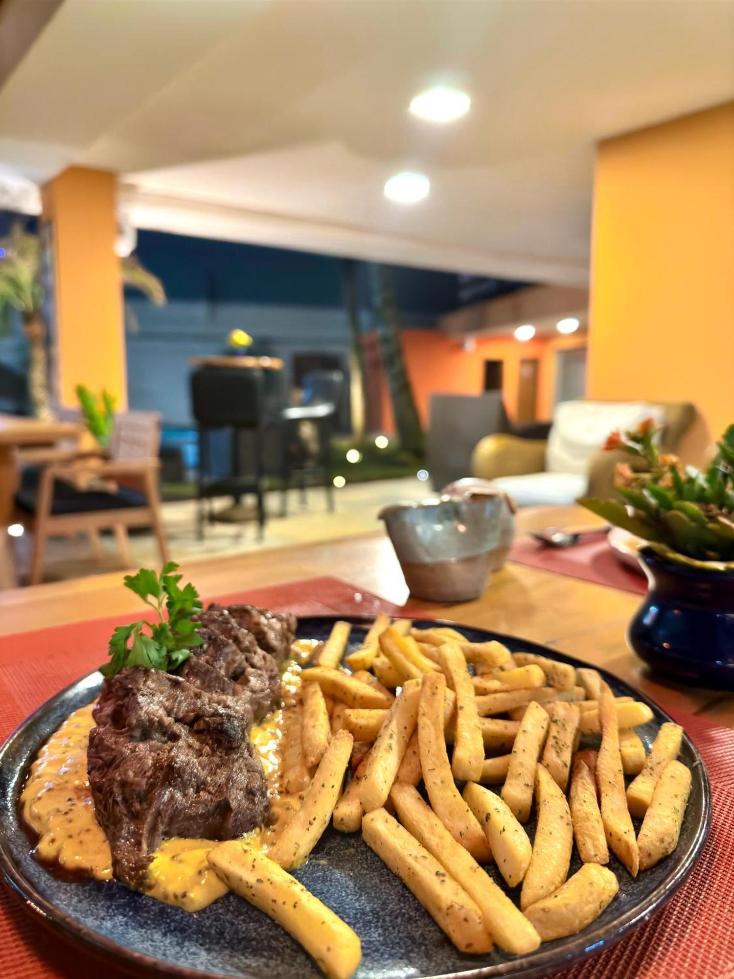 Luna Hotel Boutique - Frente A Praia Гуаружа Экстерьер фото